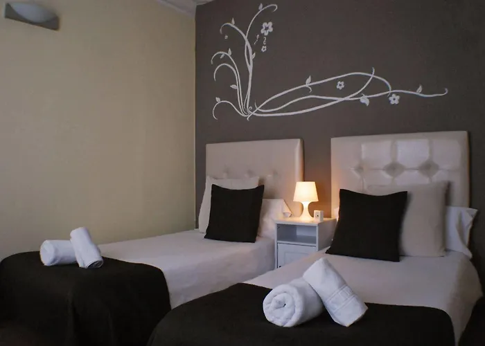 Petit בית הארחה