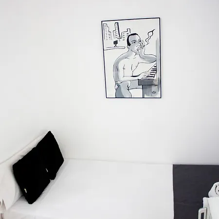 Petit Casa de hóspedes 2*